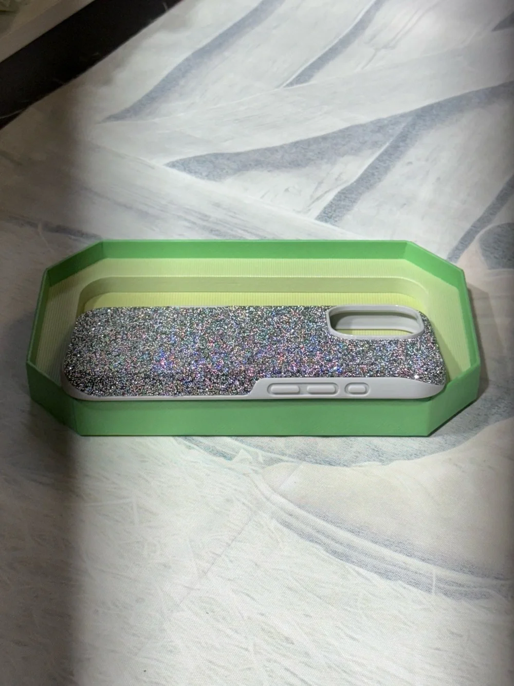 Swarovski High smartphone case iPhone 17, Silver tone, 5731157